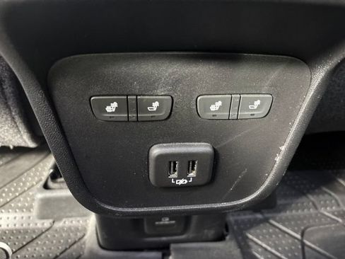 Used 2020 Chevrolet Equinox Premier FWD image 21