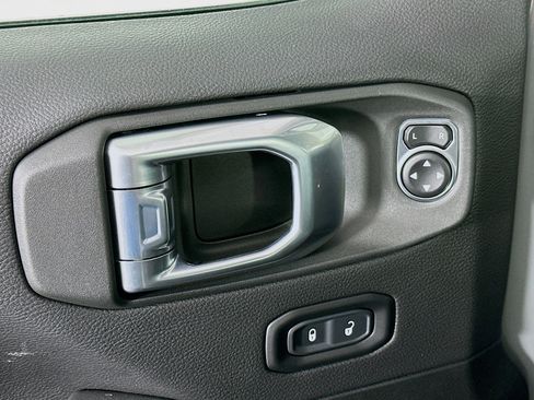 Used 2022 Jeep Wrangler Sahara w/ Safety Group image 15