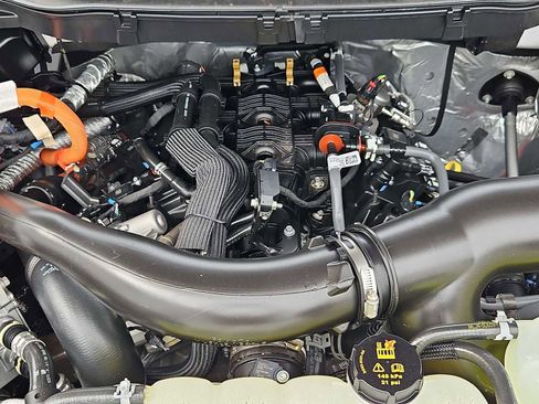 Used 2025 Ford F150 XLT w/ Equipment Group 302A MID image 15