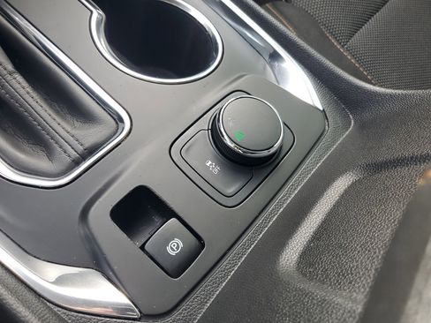 Used 2020 Chevrolet Traverse LS image 36