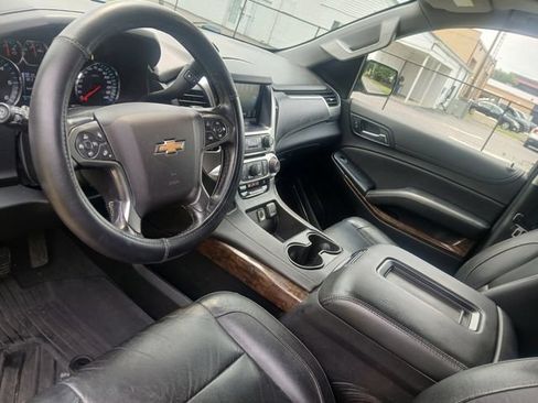 Used 2019 Chevrolet Suburban LT AWD/4WD image 34