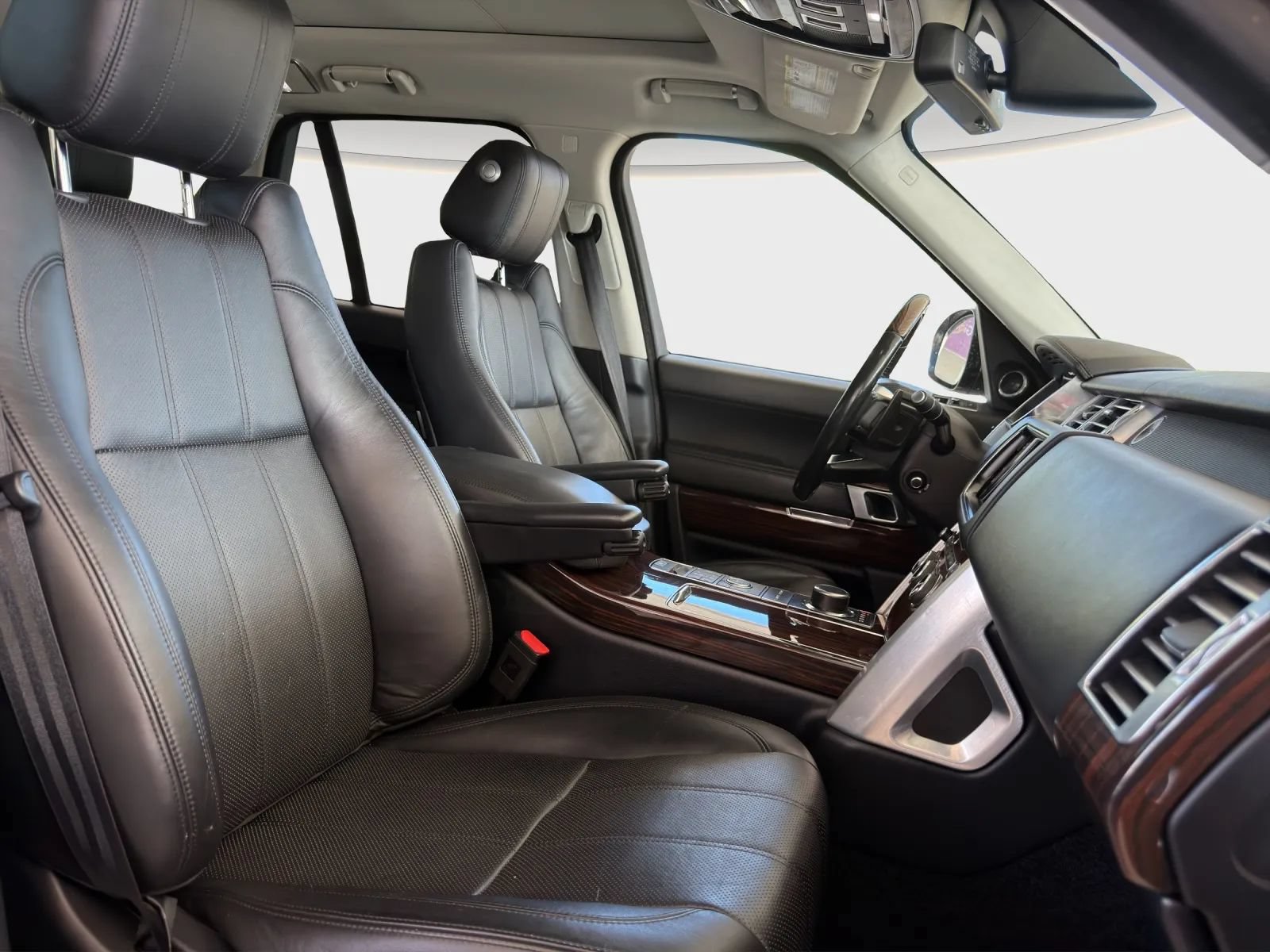 Used 2015 Land Rover Range Rover Supercharged AWD/4WD image 18