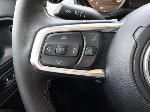 Used 2025 Jeep Wrangler Unlimited Sahara AWD/4WD image 29