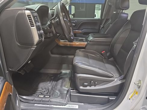 Used 2019 Chevrolet Silverado 2500 High Country w/ Duramax Plus Package AWD/4WD image 26