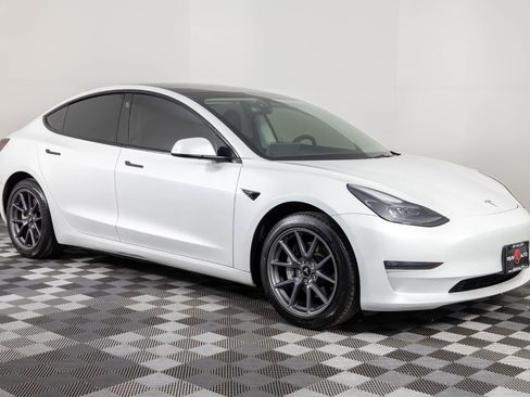 Used 2023 Tesla Model 3 Standard Range RWD image 10