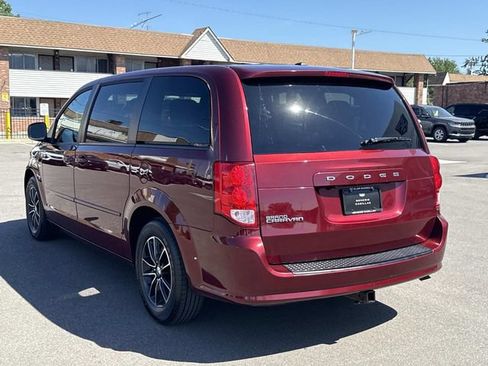 Used 2017 Dodge Grand Caravan SE FWD image 39