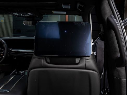 Used 2025 Cadillac Escalade V w/ LPO, ONYX Package image 28