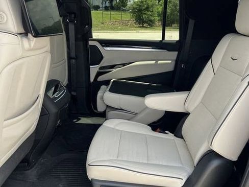 New 2026 Cadillac Escalade ESV Sport w/ Touring Package AWD/4WD image 25