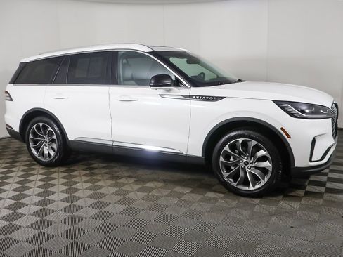 Used 2025 Lincoln Aviator Reserve w/ Illumination Package image 22