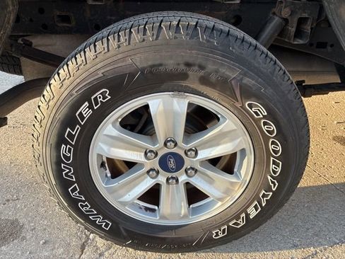 Used 2016 Ford F150 XLT w/ Trailer Tow Package image 12