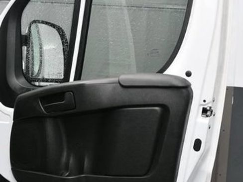 Used 2023 RAM ProMaster 2500 FWD image 12