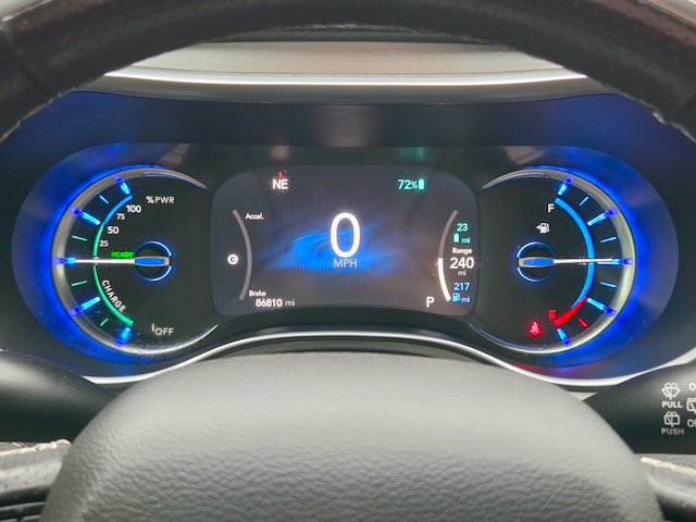 Used 2021 Chrysler Pacifica Limited w/ Uconnect Theater Family Group FWD image 20