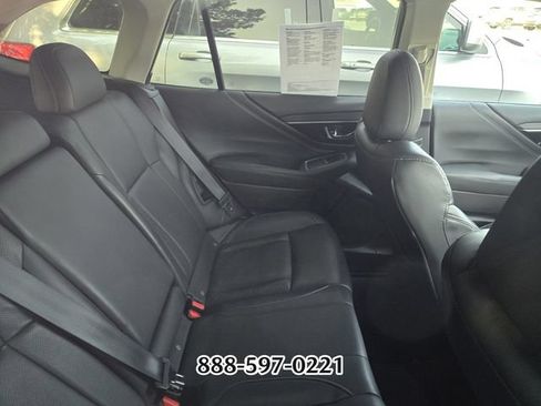 Used 2022 Subaru Outback Limited AWD/4WD image 10