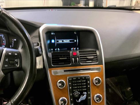 Used 2017 Volvo XC60 T5 Inscription w/ Preferred Option Package image 6