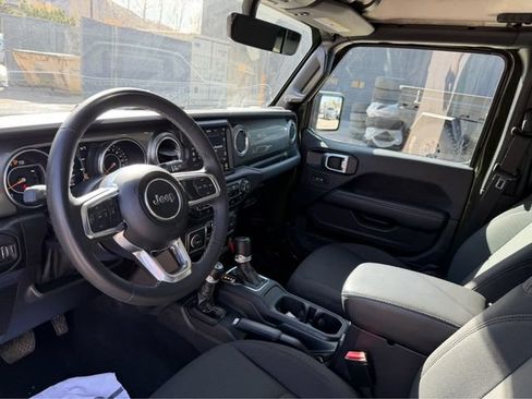 Used 2023 Jeep Wrangler Unlimited Sahara AWD/4WD image 20