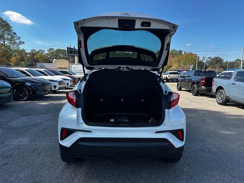 Used 2020 Toyota C-HR XLE image 35