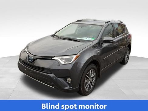 Used 2017 Toyota RAV4 XLE w/ Convenience Package AWD/4WD image 10