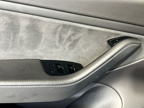 Used 2018 Tesla Model 3 Mid Range image 19