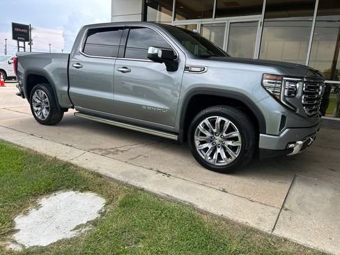 Used 2023 GMC Sierra 1500 Denali w/ Denali Reserve Package AWD/4WD image 2