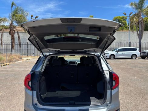 Used 2024 GMC Terrain SLE FWD image 29