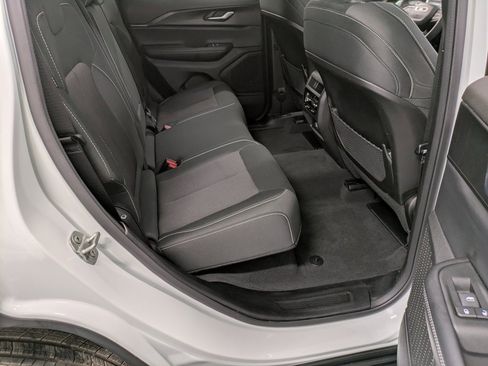 Used 2024 Jeep Grand Cherokee Laredo X image 26