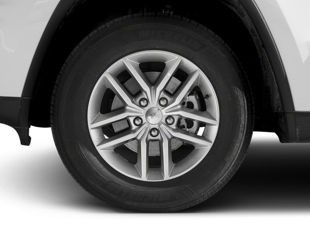 Used 2017 Jeep Grand Cherokee Altitude RWD image 12