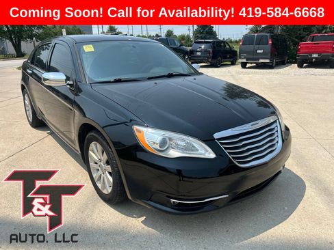 Used 2013 Chrysler 200 Limited FWD image 1