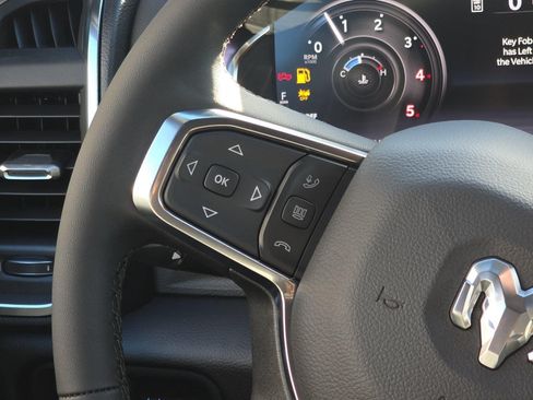 New 2026 RAM 2500 Laramie AWD/4WD image 21