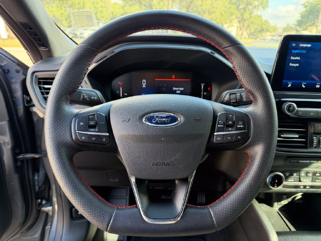 Used 2025 Ford Escape ST-Line w/ Equipment Group 301A FWD image 9