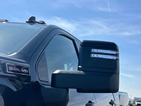 New 2026 GMC Sierra 2500 AT4 w/ AT4 Premium Plus Package image 14