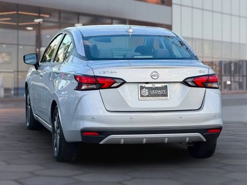 Used 2021 Nissan Versa SV image 4