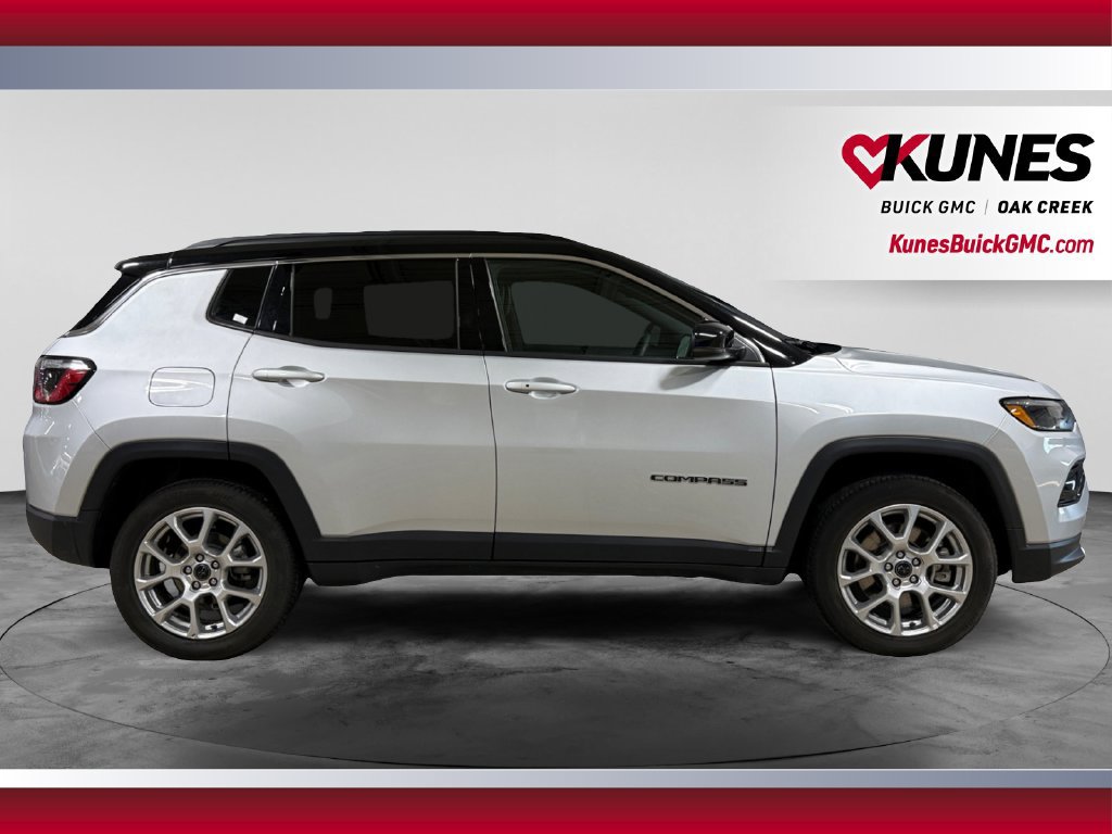 Used 2025 Jeep Compass Limited AWD/4WD image 12