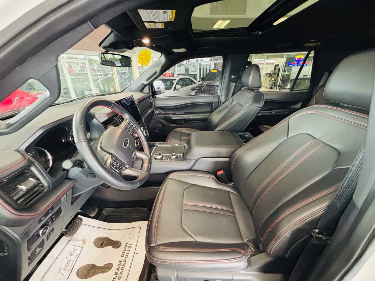 Used 2024 Ford Expedition Limited AWD/4WD image 30