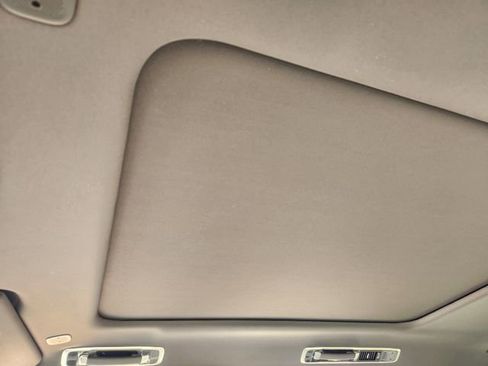 New 2026 Land Rover Range Rover Long Wheelbase SE image 17