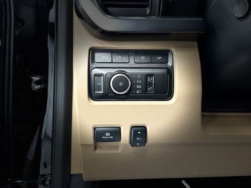 Used 2024 Ford F350 Lariat AWD/4WD image 16