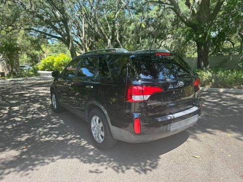 Used 2014 Kia Sorento LX image 4