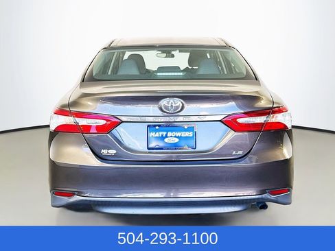 Used 2018 Toyota Camry LE image 6