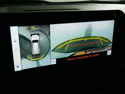 Used 2024 Toyota Land Cruiser w/ Premium Package image 33