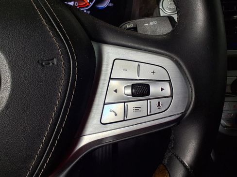 Used 2022 BMW 740i w/ Premium Package RWD image 28