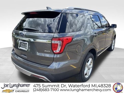 Used 2017 Ford Explorer XLT w/ Equipment Group 202A AWD/4WD image 3