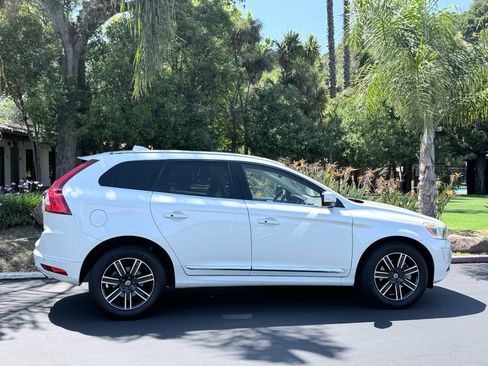 Used 2016 Volvo XC60 T6 w/ Proximity Package AWD/4WD image 5