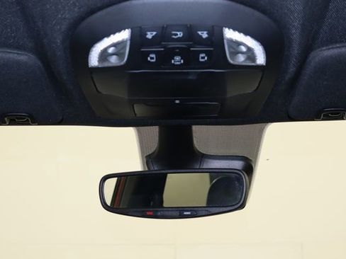 Used 2025 Chrysler Pacifica Select FWD image 25