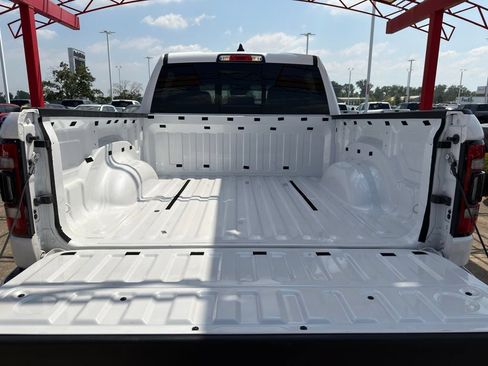 Used 2024 RAM 1500 Laramie AWD/4WD image 32