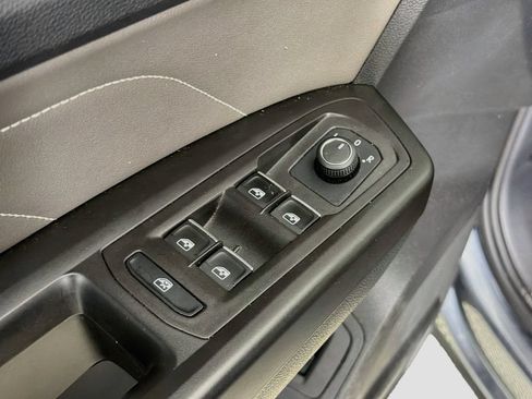 Used 2023 Volkswagen Atlas SE w/ Black Wheel Package FWD image 19