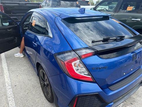 Used 2018 Honda Civic EX image 3