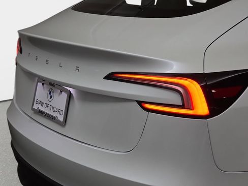 Used 2024 Tesla Model 3 Standard Range RWD image 36