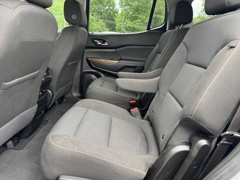 Used 2023 GMC Acadia SLE w/ Driver Convenience Package FWD image 18