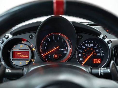 Used 2018 Nissan 370Z NISMO image 30