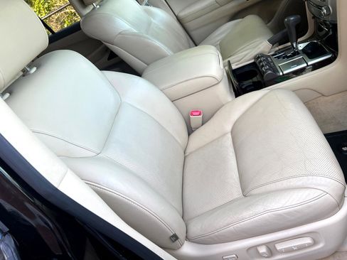 Used 2013 Lexus LX 570 4WD image 21