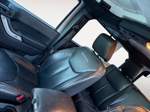 Used 2016 Jeep Wrangler Unlimited Sahara w/ Dual Top Group image 15